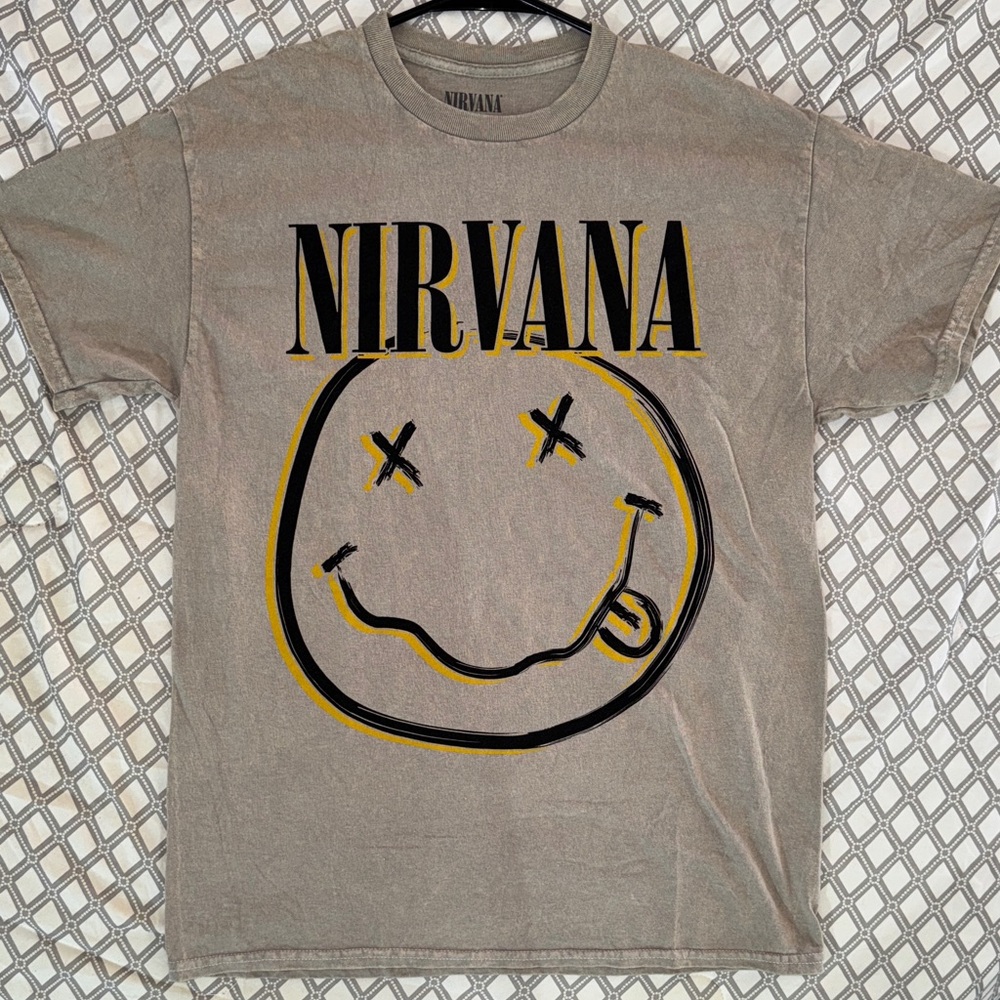 NIRVANA Smiley Face Tee in Medium. EUC. No back hit.